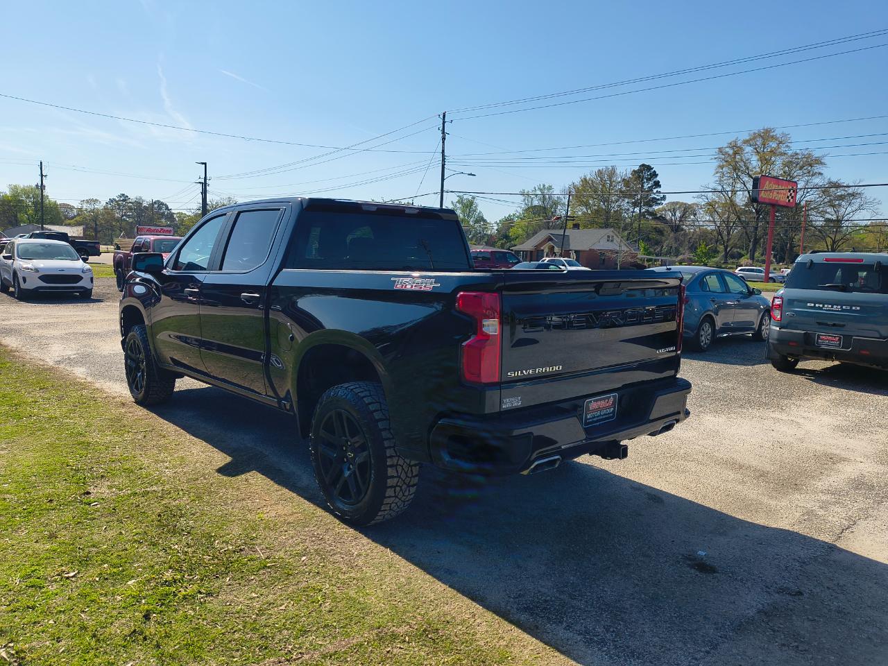 Chevrolet Silverado 1500 4WD Crew Cab 147" Custom Trail Boss 2021