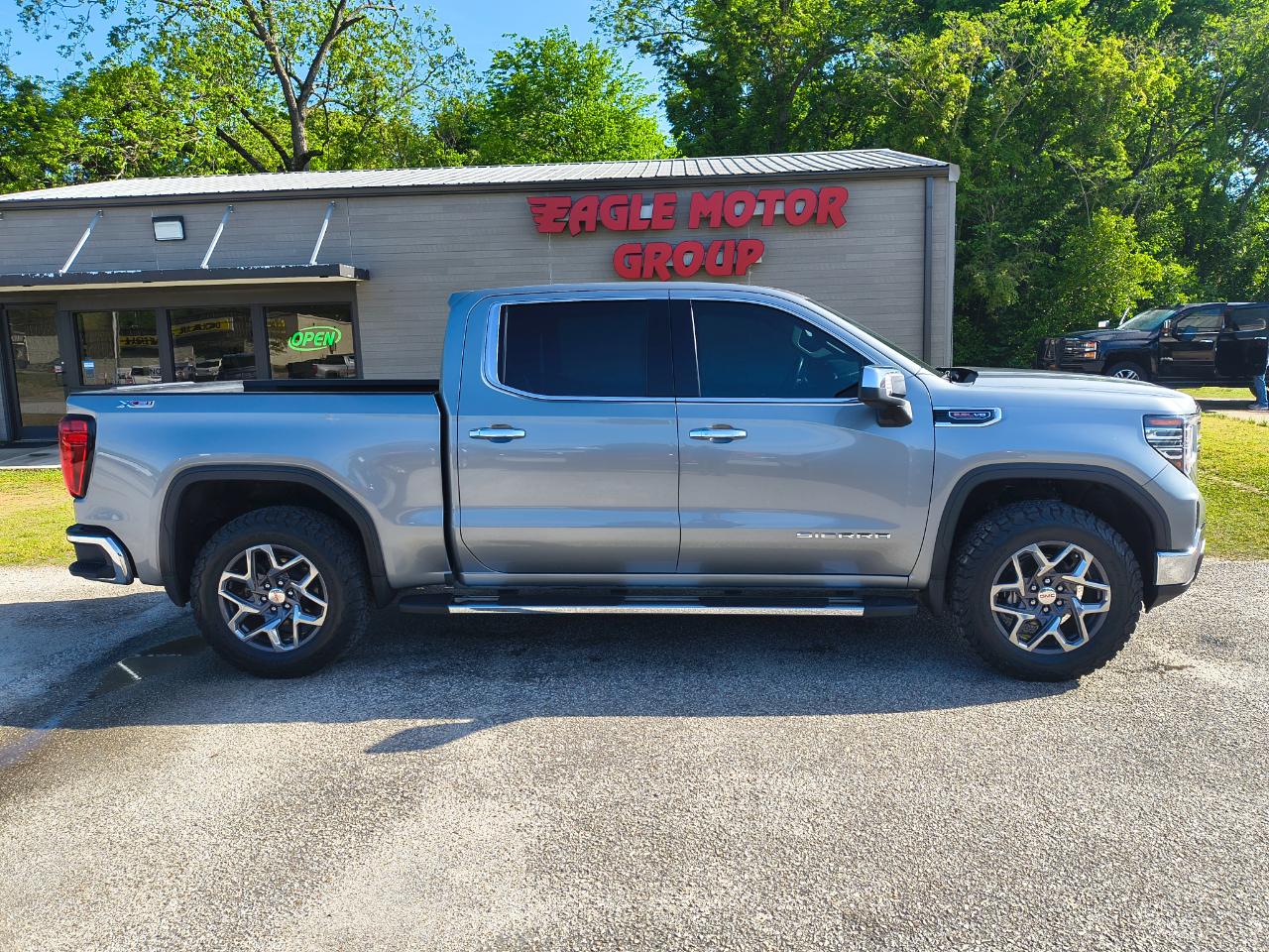 2023 GMC Sierra 1500 4WD Crew Cab 147" SLT