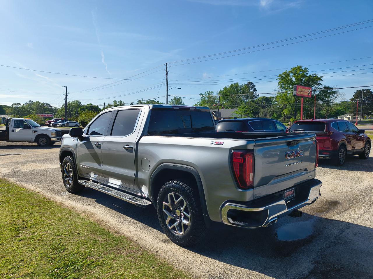 GMC Sierra 1500 4WD Crew Cab 147" SLT 2023