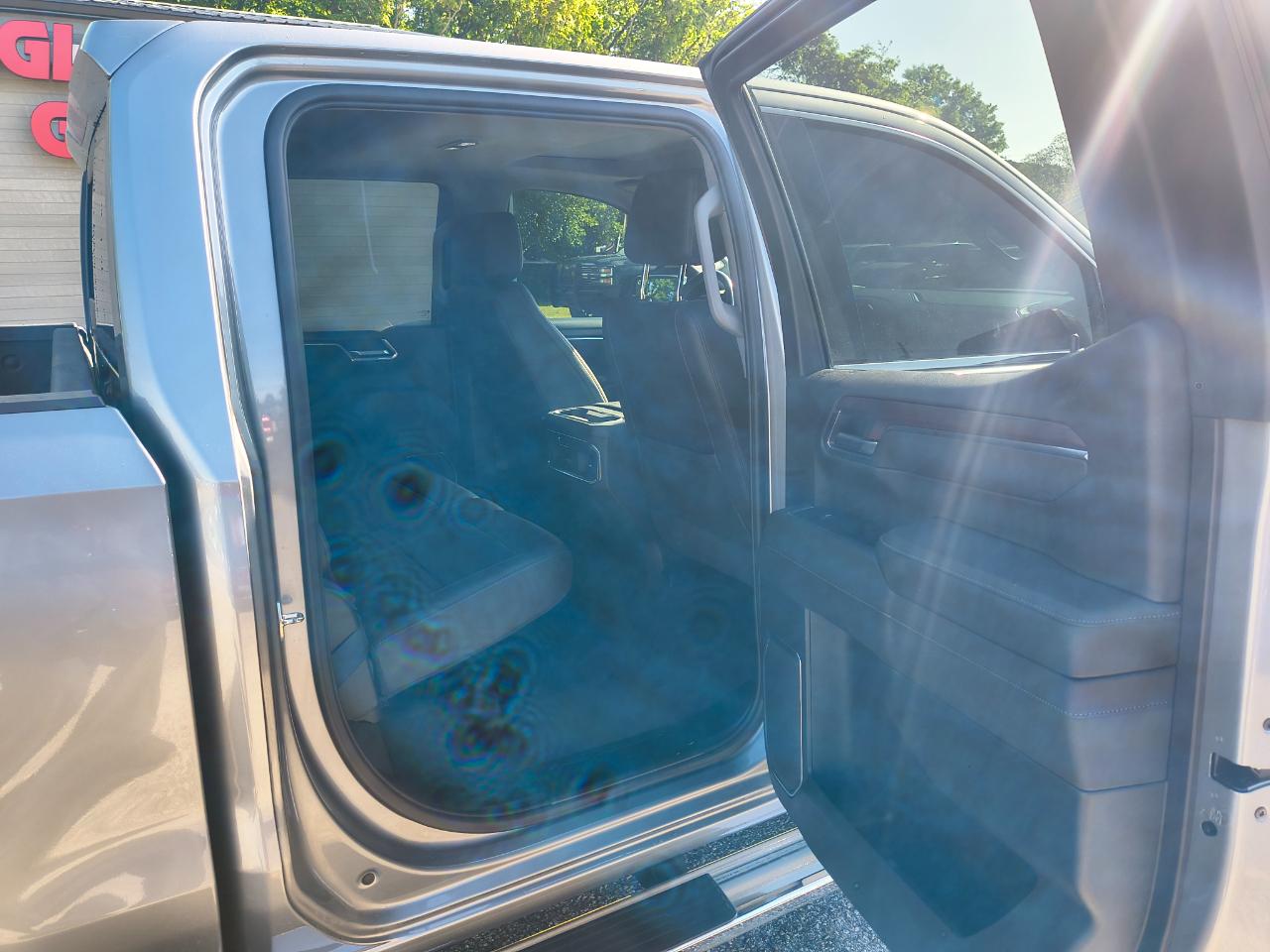 GMC Sierra 1500 4WD Crew Cab 147" SLT 2023