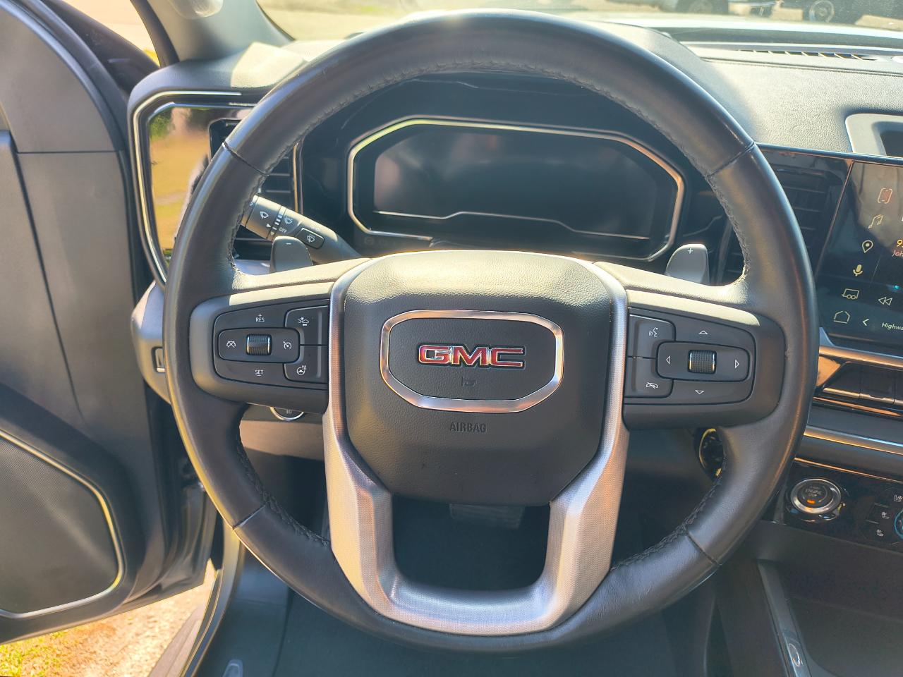 GMC Sierra 1500 4WD Crew Cab 147" SLT 2023