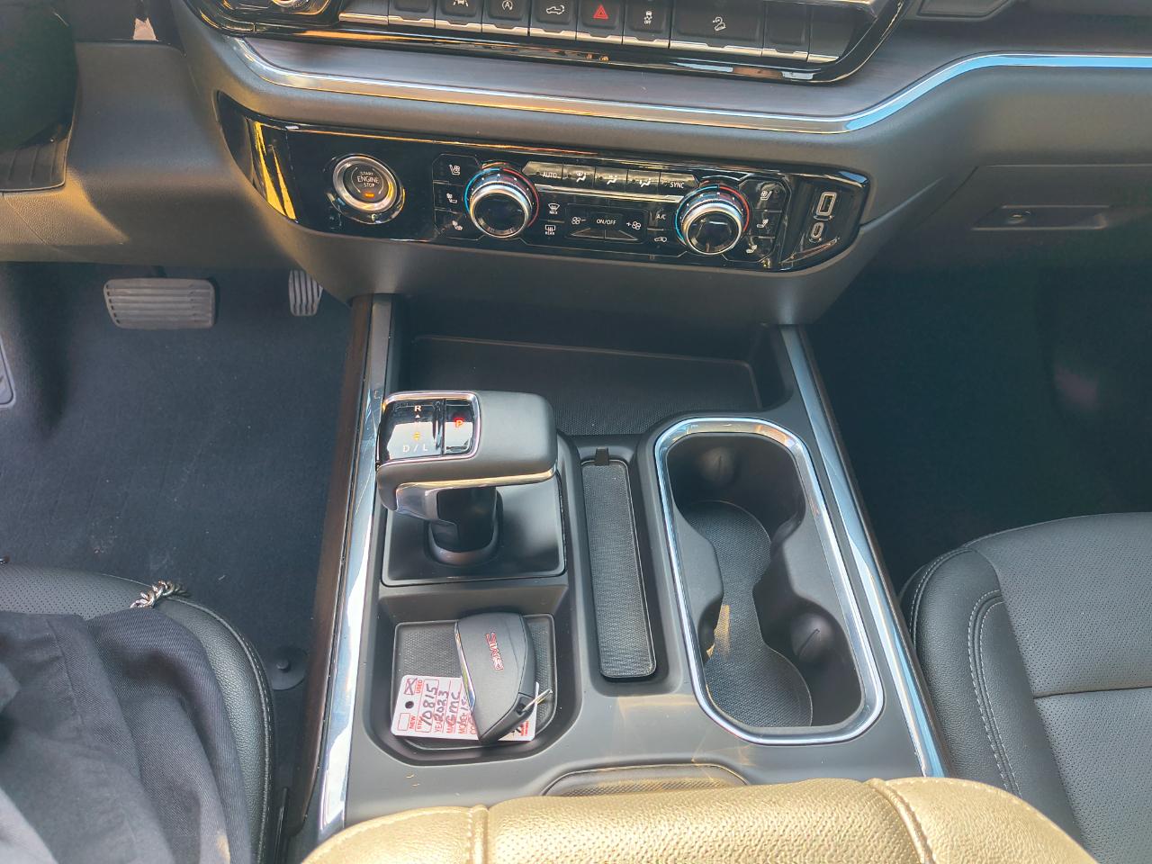 GMC Sierra 1500 4WD Crew Cab 147" SLT 2023