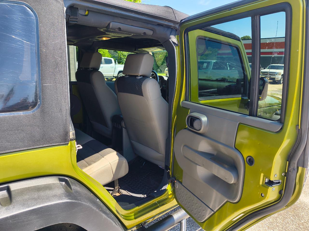 Jeep Wrangler 4WD 4dr Unlimited X 2007