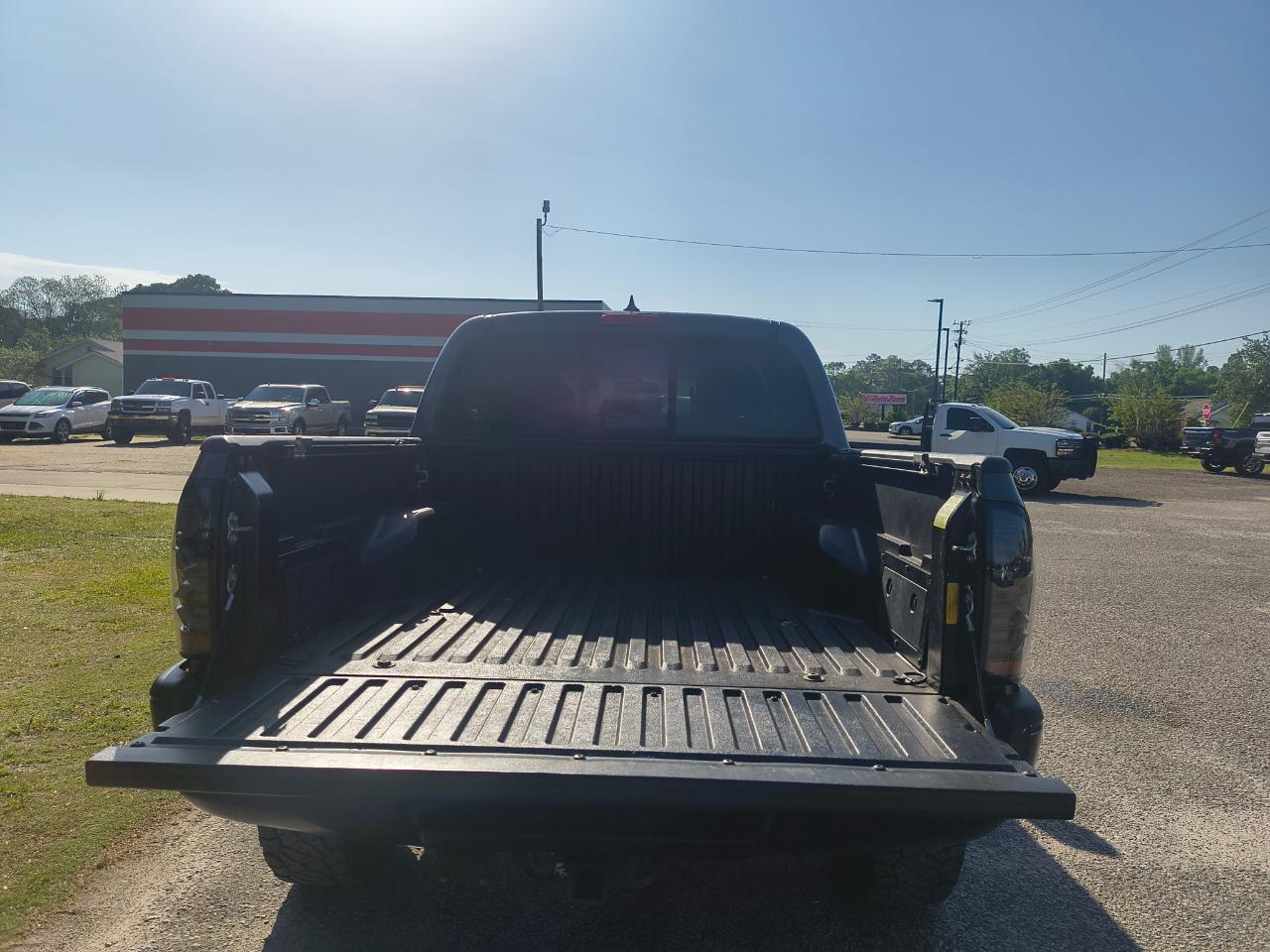 Toyota Tacoma 2WD Double Cab V6 AT PreRunner (Natl) 2015