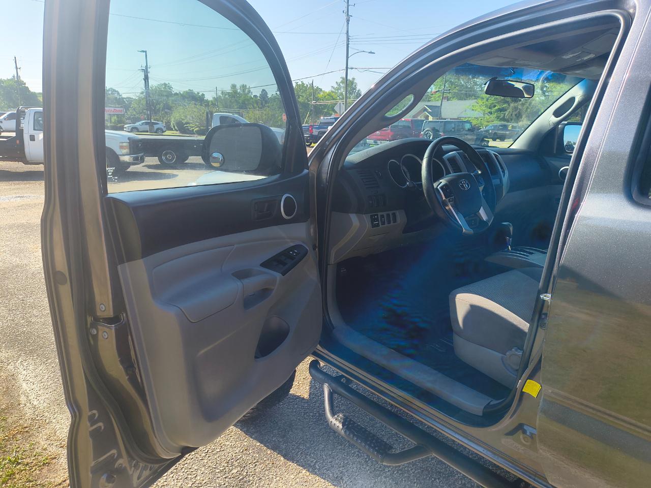 Toyota Tacoma 2WD Double Cab V6 AT PreRunner (Natl) 2015