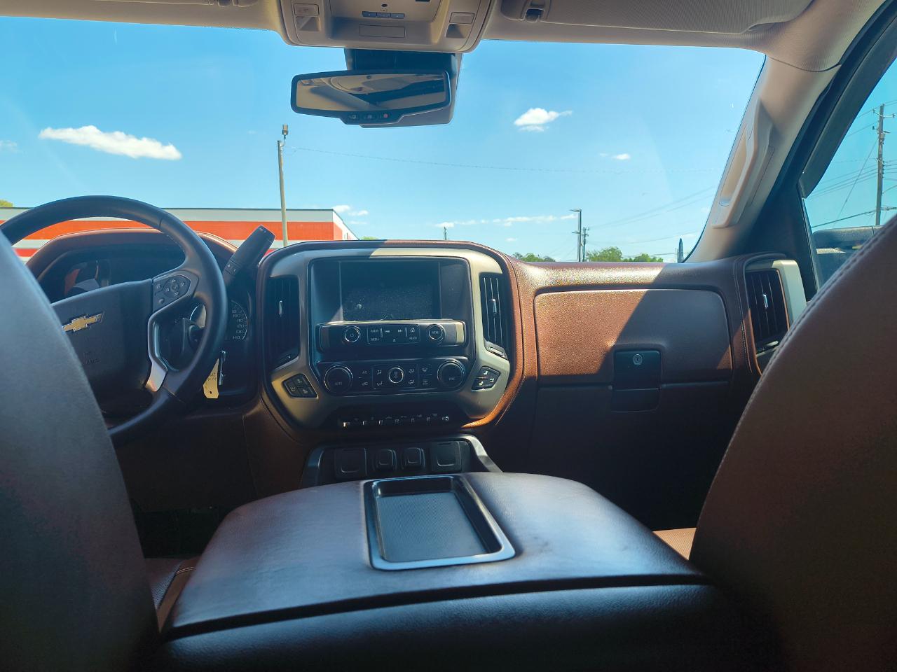 Chevrolet Silverado 2500HD Built After Aug 14 4WD Crew Cab 153.7" High Country 2015