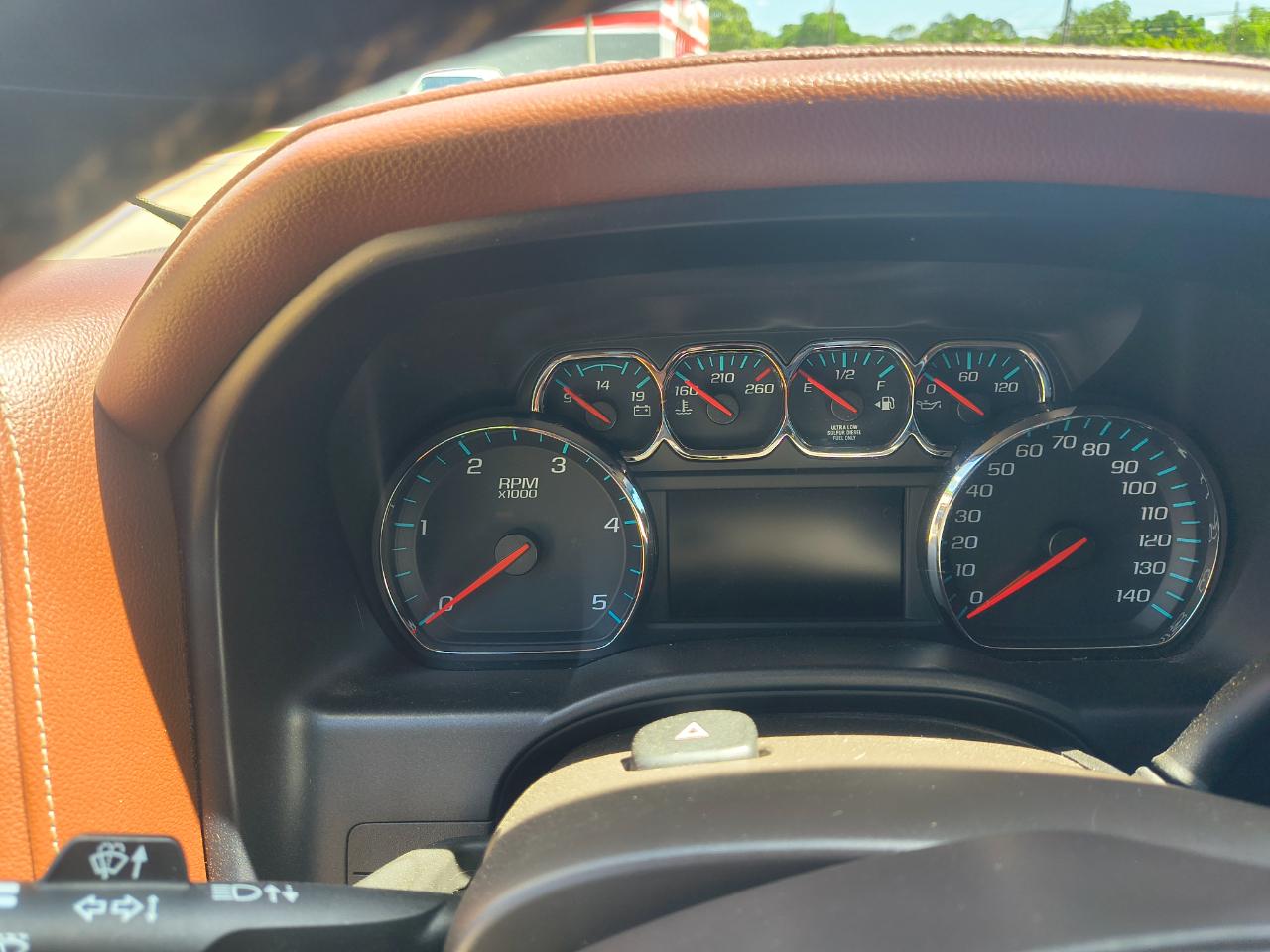 Chevrolet Silverado 2500HD Built After Aug 14 4WD Crew Cab 153.7" High Country 2015