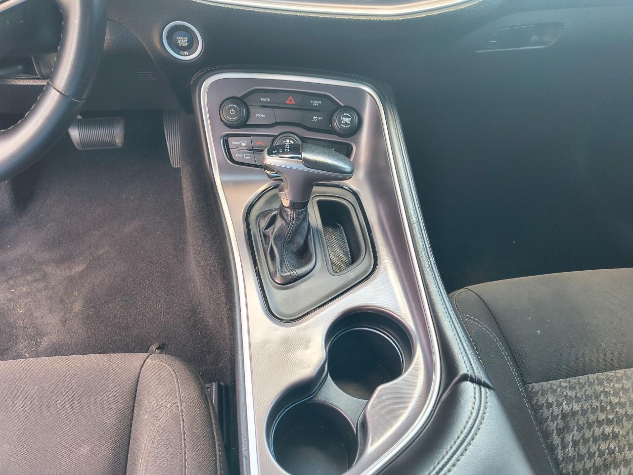 Dodge Challenger SXT RWD 2020