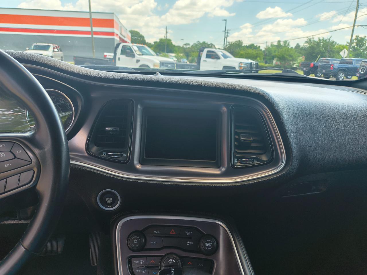 Dodge Challenger SXT RWD 2020