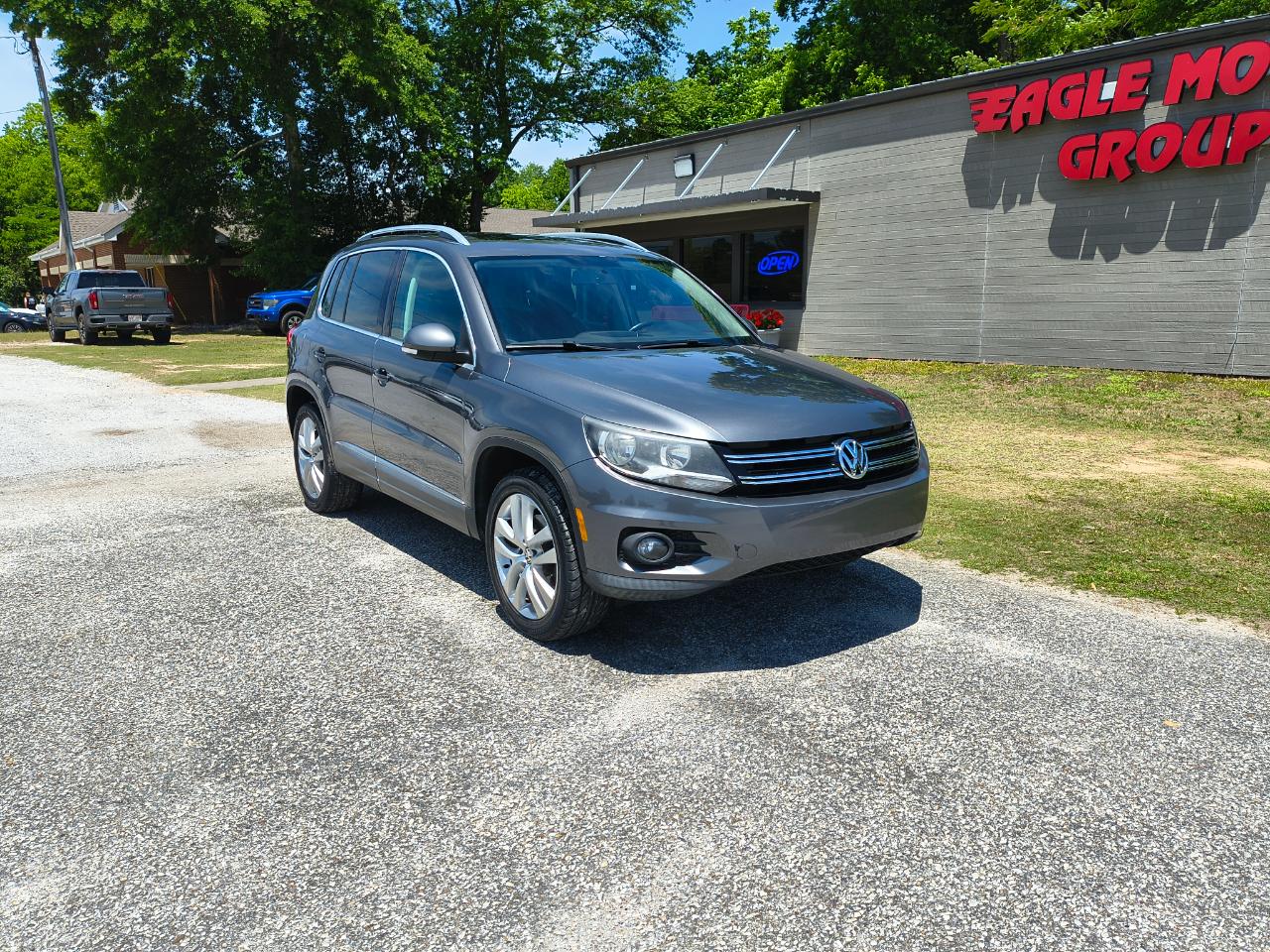 Volkswagen Tiguan 2WD 4dr Auto SE w/Sunroof & Nav 2013
