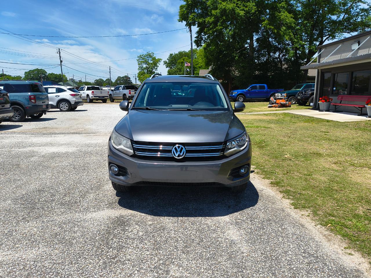 Volkswagen Tiguan 2WD 4dr Auto SE w/Sunroof & Nav 2013