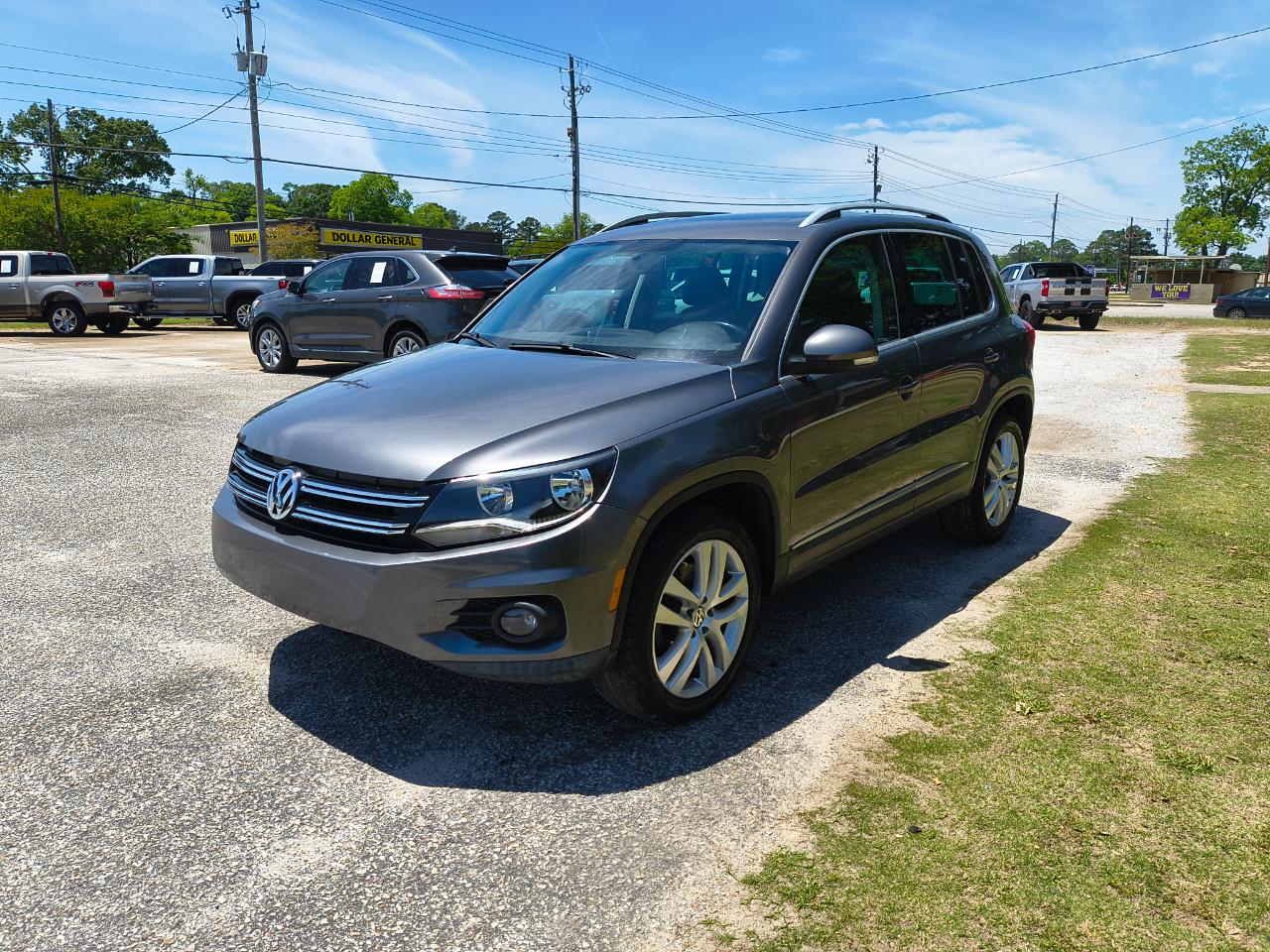 Volkswagen Tiguan 2WD 4dr Auto SE w/Sunroof & Nav 2013