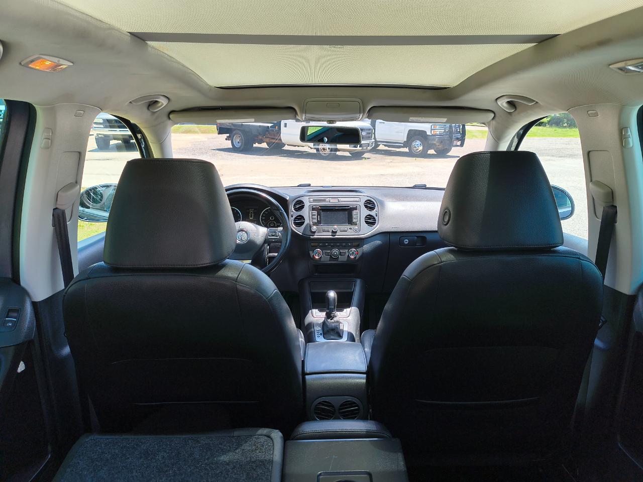 Volkswagen Tiguan 2WD 4dr Auto SE w/Sunroof & Nav 2013
