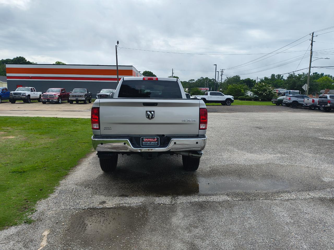 RAM 2500 Tradesman 4x4 Crew Cab 6'4" Box 2017