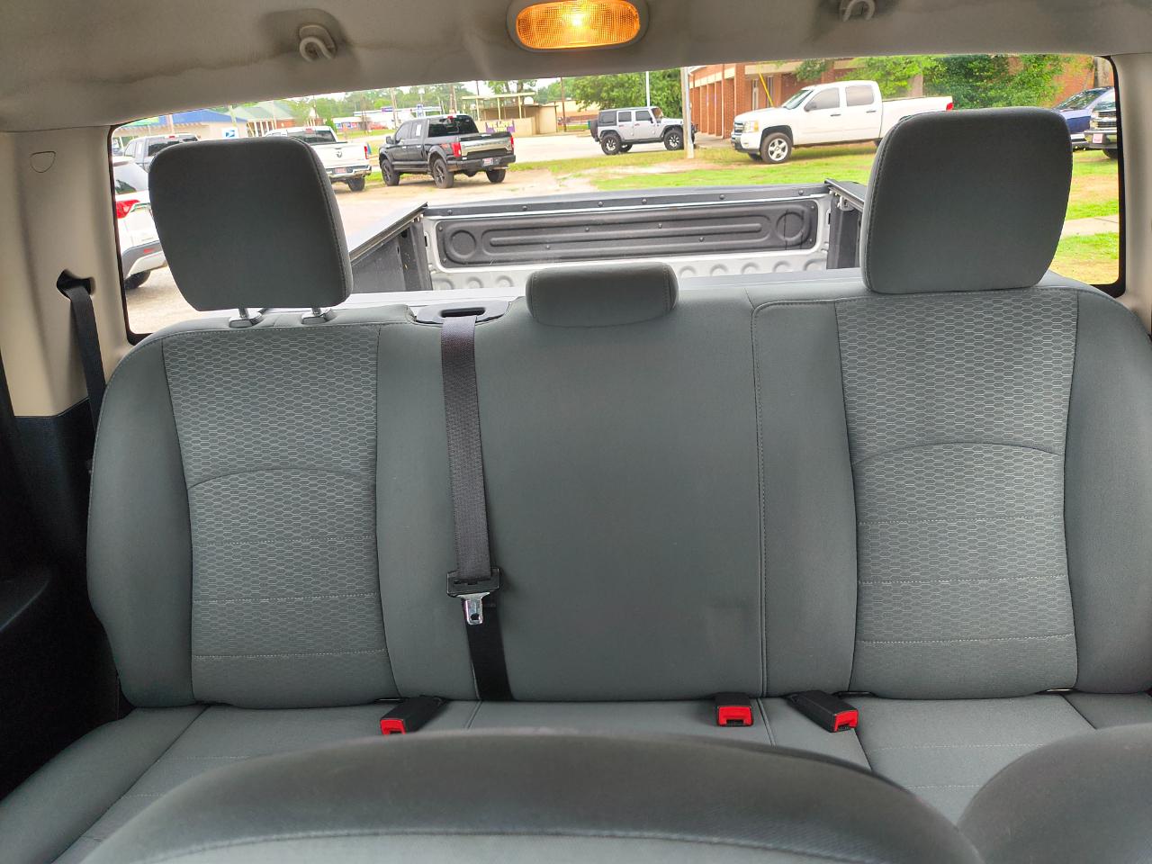 RAM 2500 Tradesman 4x4 Crew Cab 6'4" Box 2017