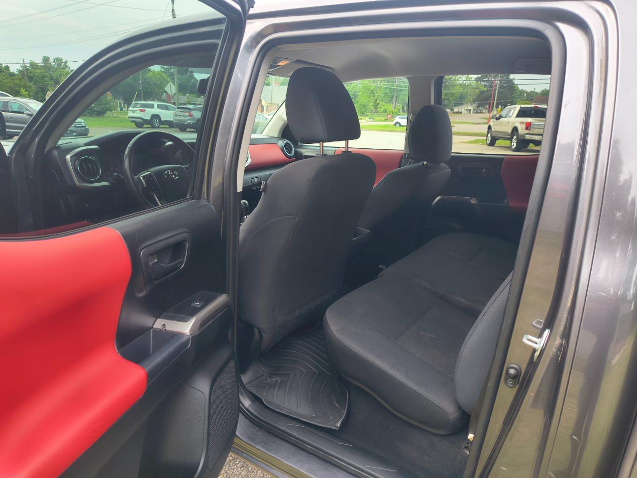 Toyota Tacoma 4WD TRD Off Road Double Cab 5' Bed V6 MT (Natl) 2021