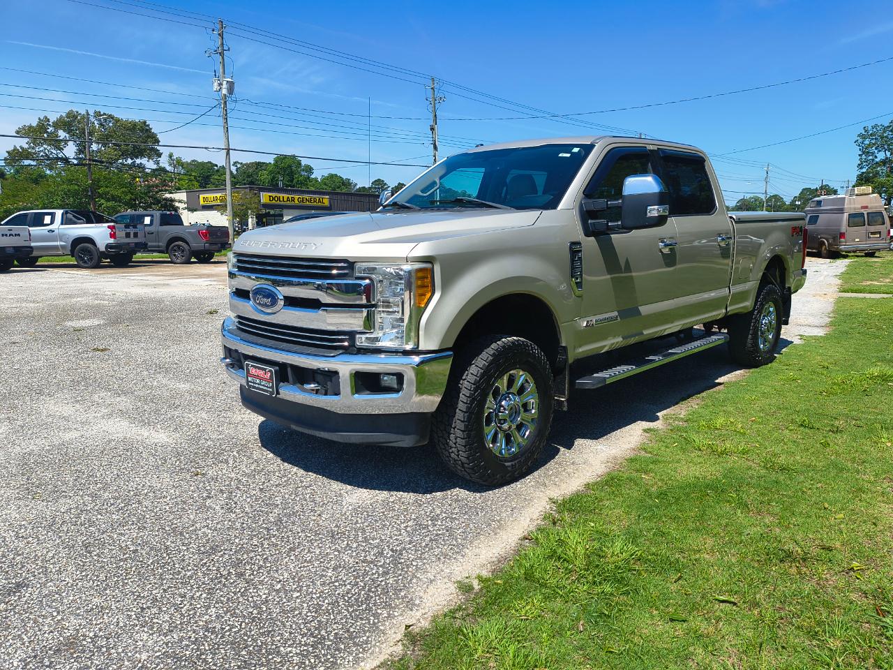 Ford Super Duty F-250 SRW Lariat 4WD Crew Cab 8' Box 2017