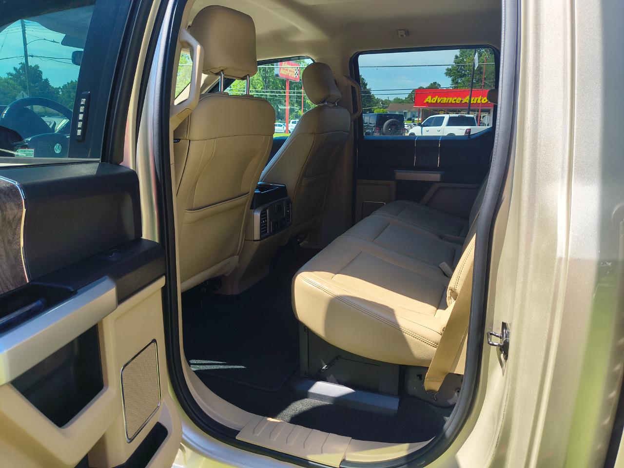Ford Super Duty F-250 SRW Lariat 4WD Crew Cab 8' Box 2017