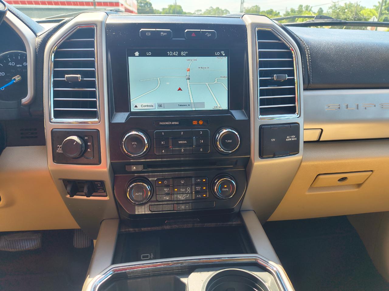 Ford Super Duty F-250 SRW Lariat 4WD Crew Cab 8' Box 2017