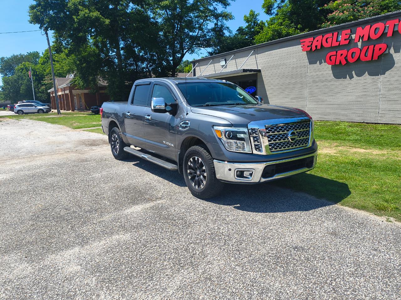 Nissan Titan 4x4 Crew Cab SL 2017