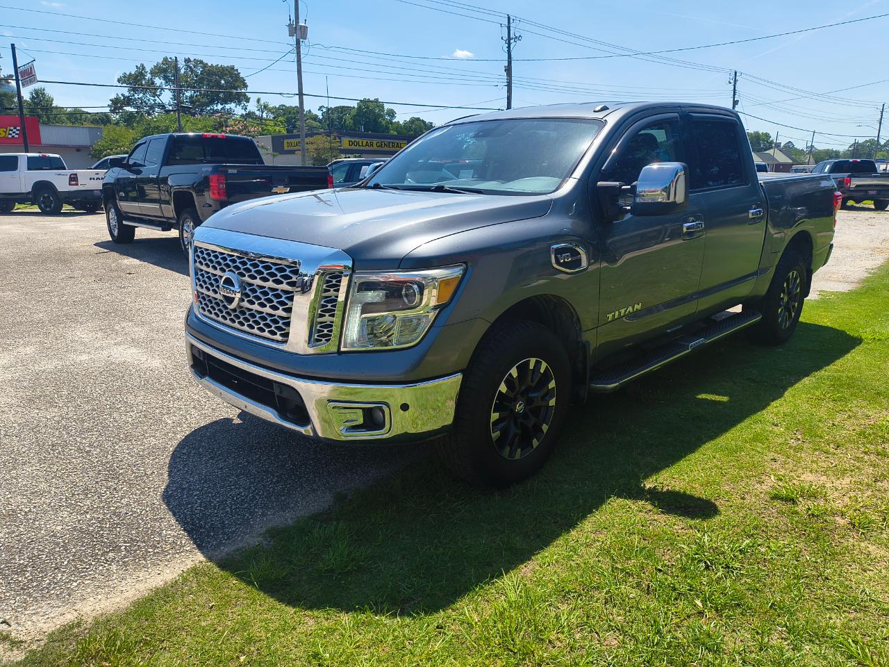 Nissan Titan 4x4 Crew Cab SL 2017