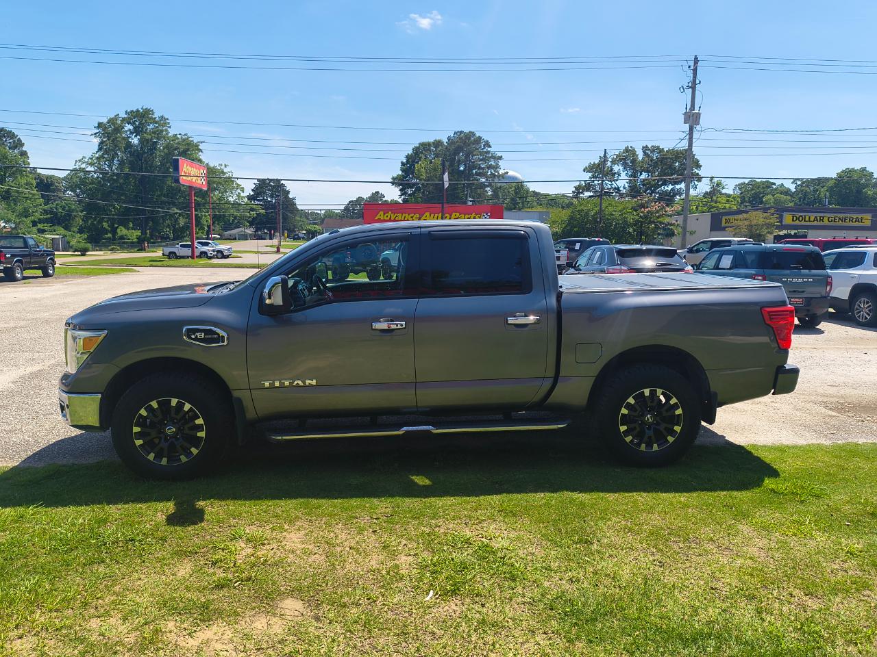 Nissan Titan 4x4 Crew Cab SL 2017