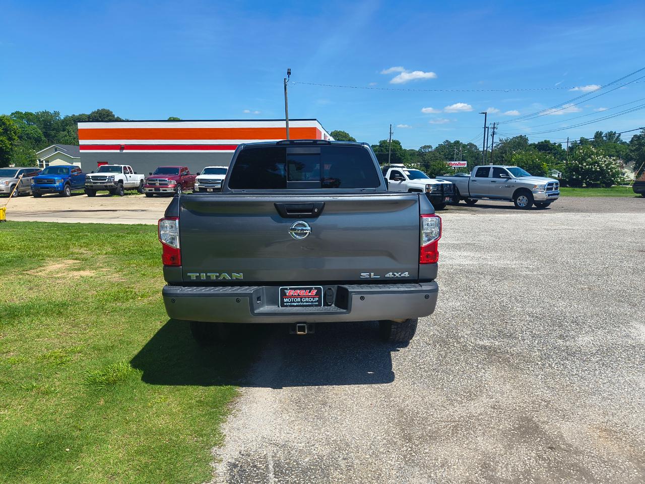 Nissan Titan 4x4 Crew Cab SL 2017