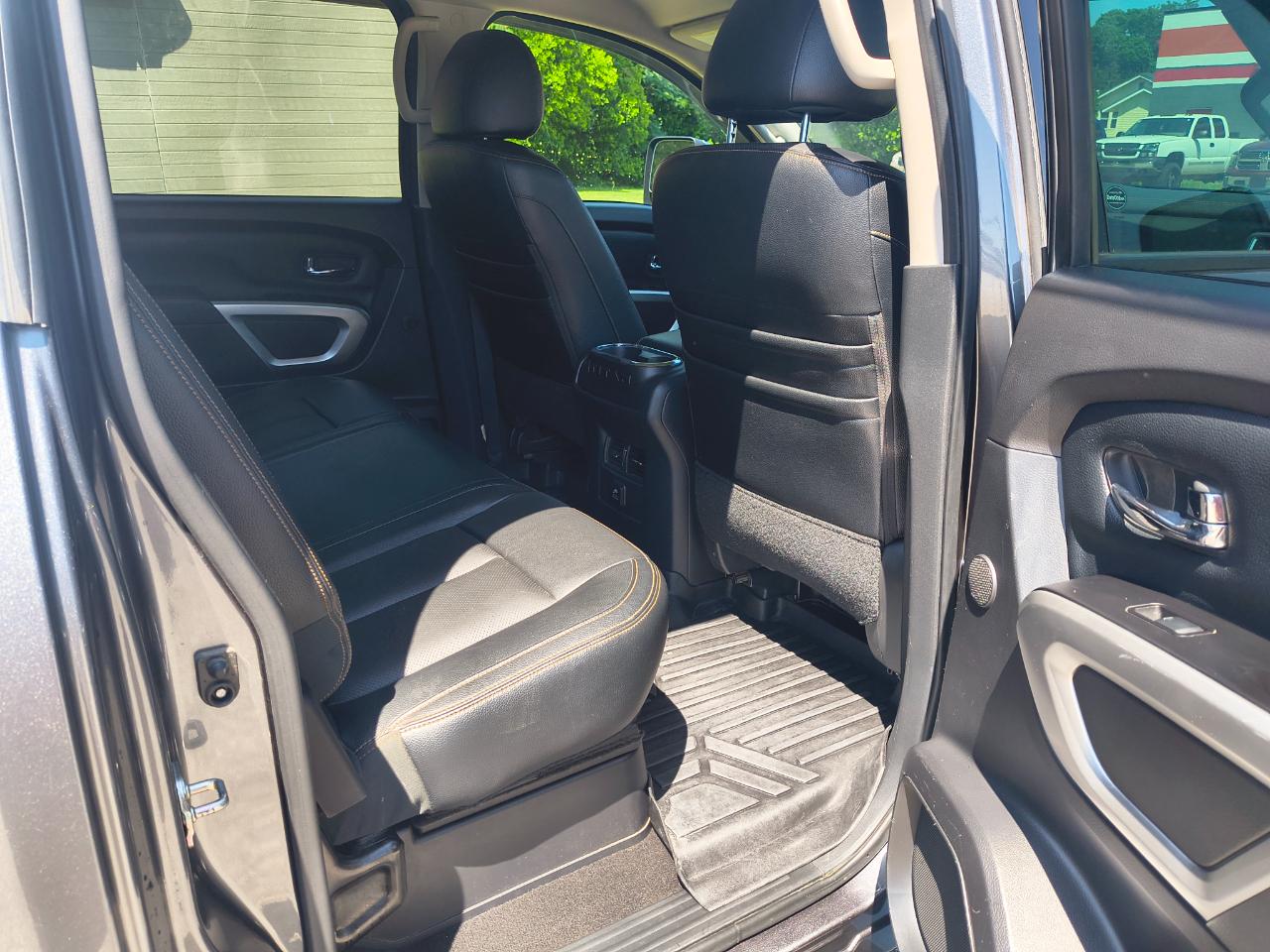 Nissan Titan 4x4 Crew Cab SL 2017