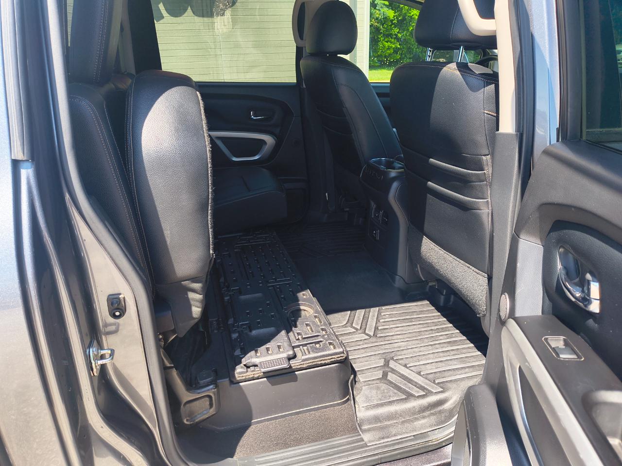 Nissan Titan 4x4 Crew Cab SL 2017