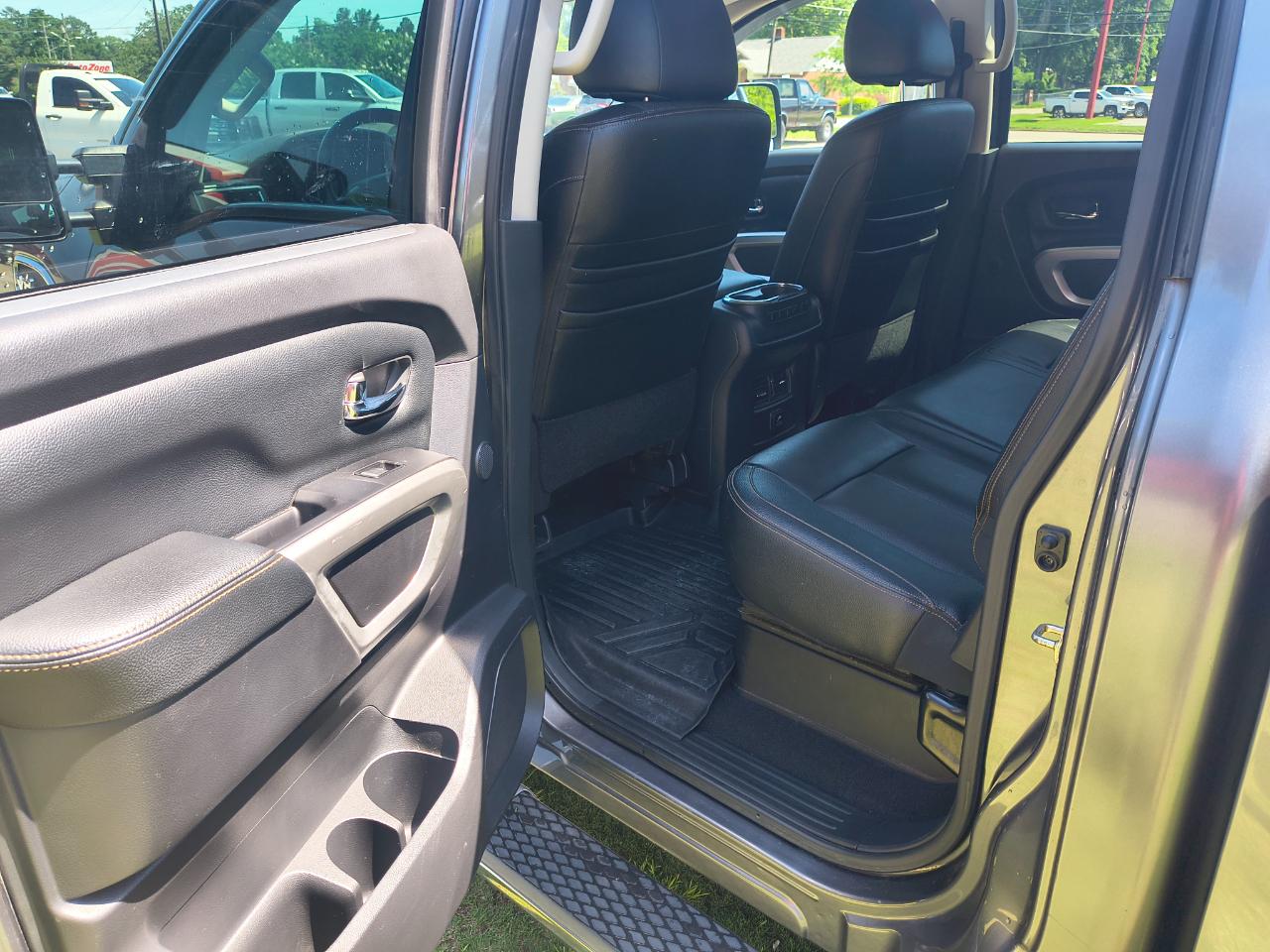Nissan Titan 4x4 Crew Cab SL 2017
