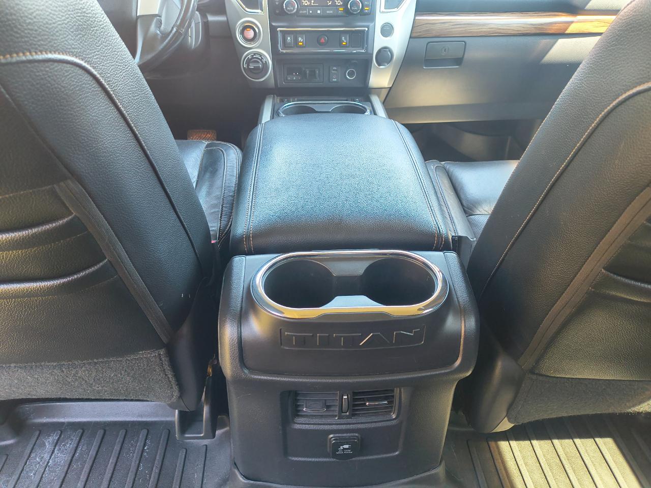 Nissan Titan 4x4 Crew Cab SL 2017