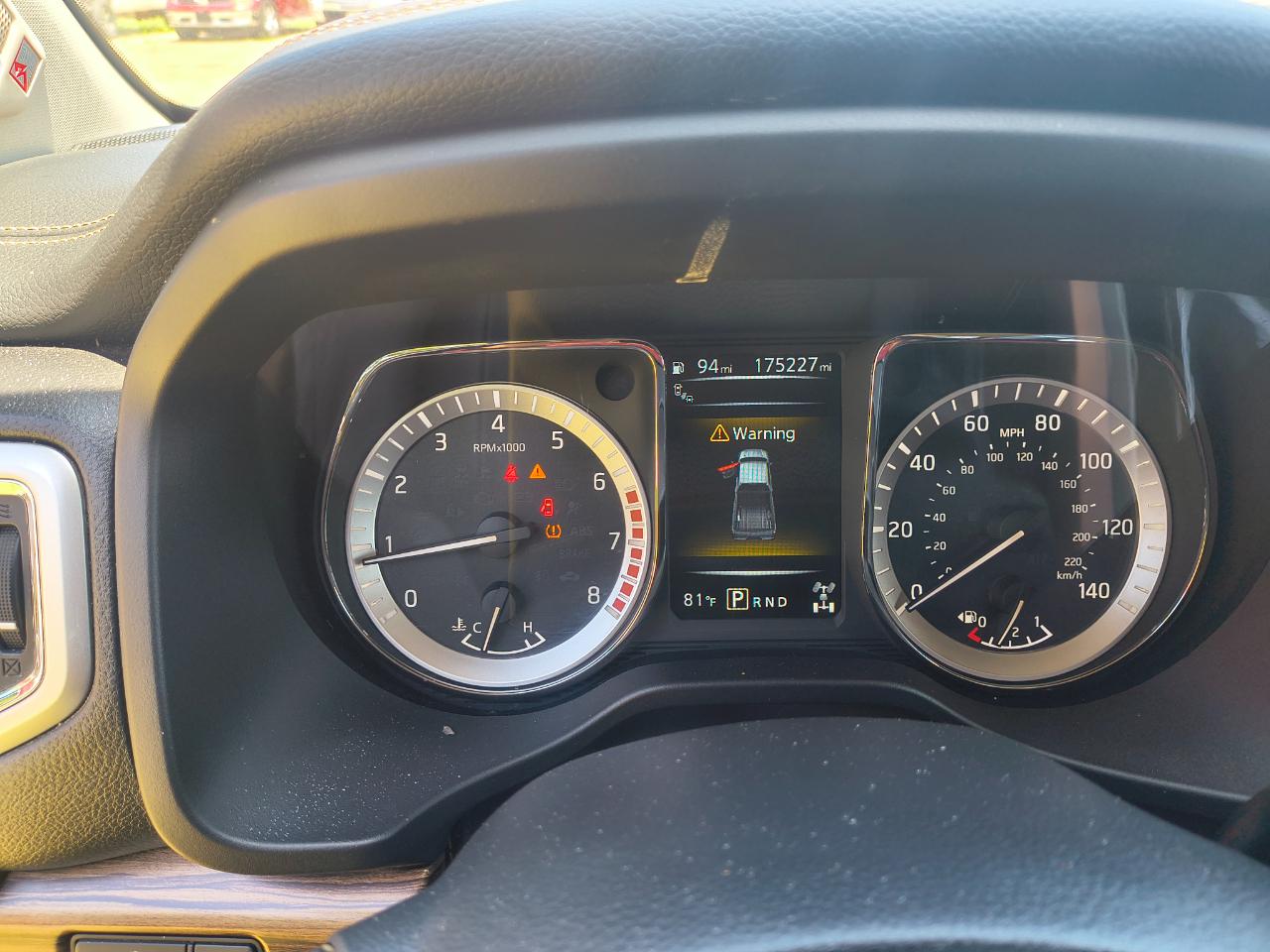 Nissan Titan 4x4 Crew Cab SL 2017