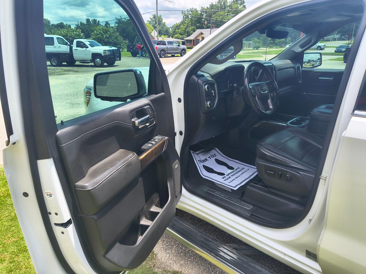 GMC Sierra 1500 4WD Crew Cab 147" Denali 2019