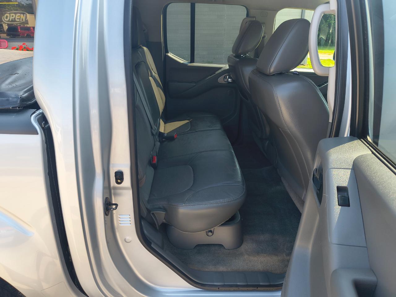 Nissan Frontier 4WD Crew Cab SWB Auto SL 2012