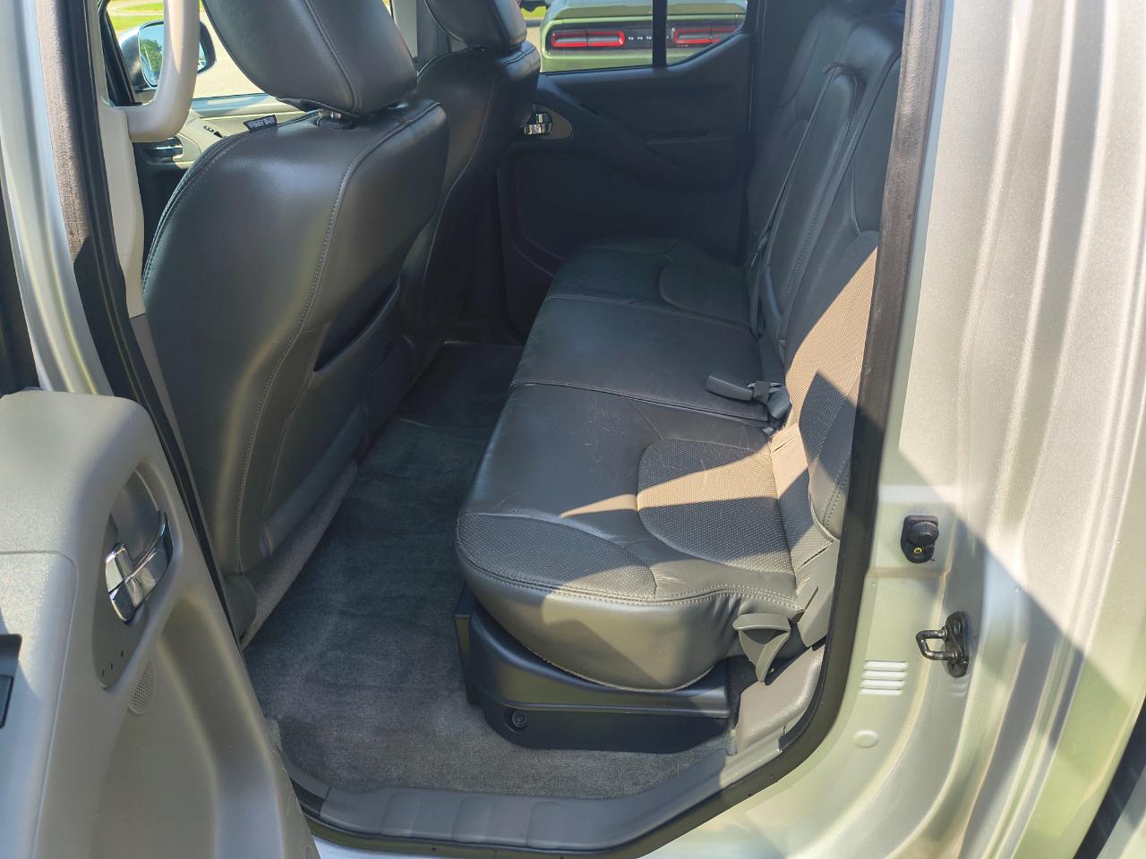 Nissan Frontier 4WD Crew Cab SWB Auto SL 2012