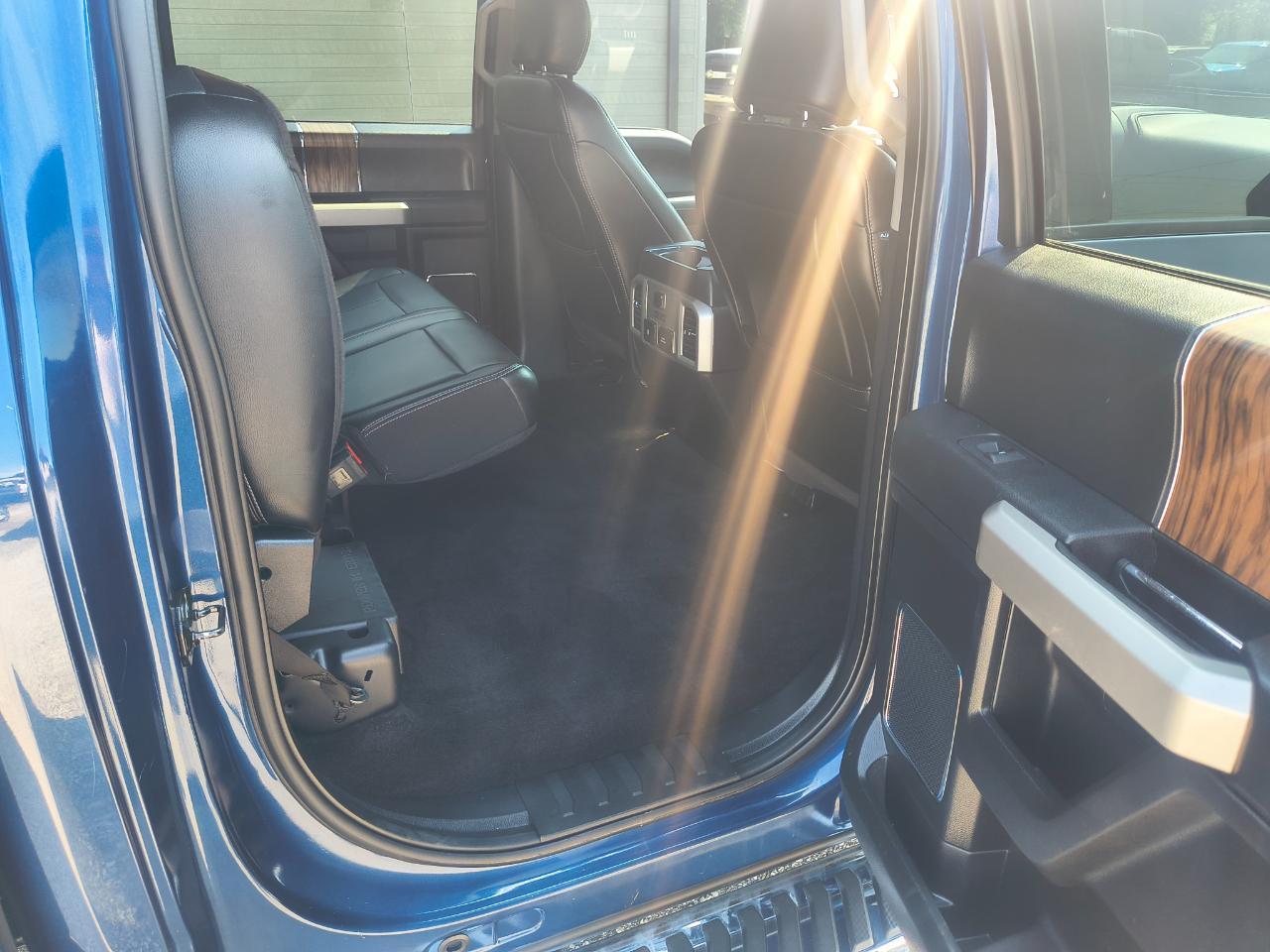 Ford F-150 Lariat SuperCrew Short Bed 4WD 2018