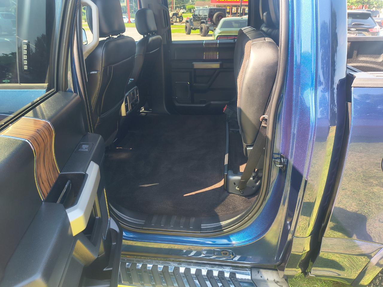 Ford F-150 Lariat SuperCrew Short Bed 4WD 2018