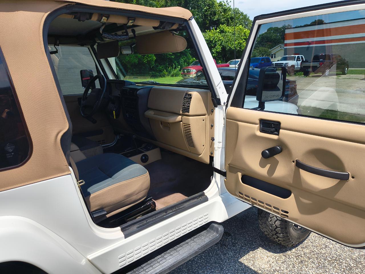 Jeep Wrangler 2dr Sahara 2000