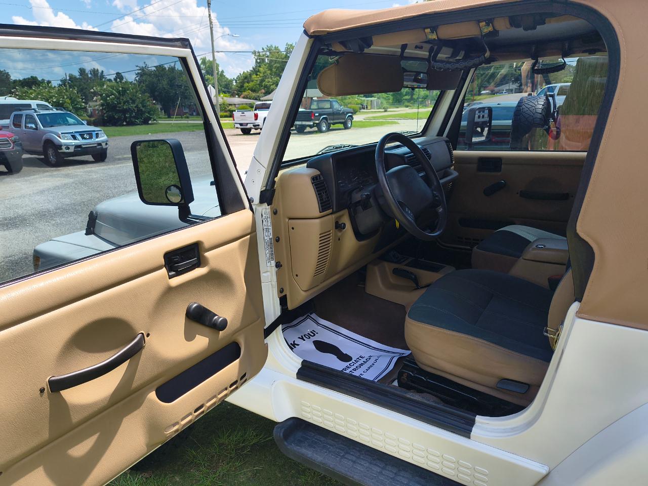 Jeep Wrangler 2dr Sahara 2000