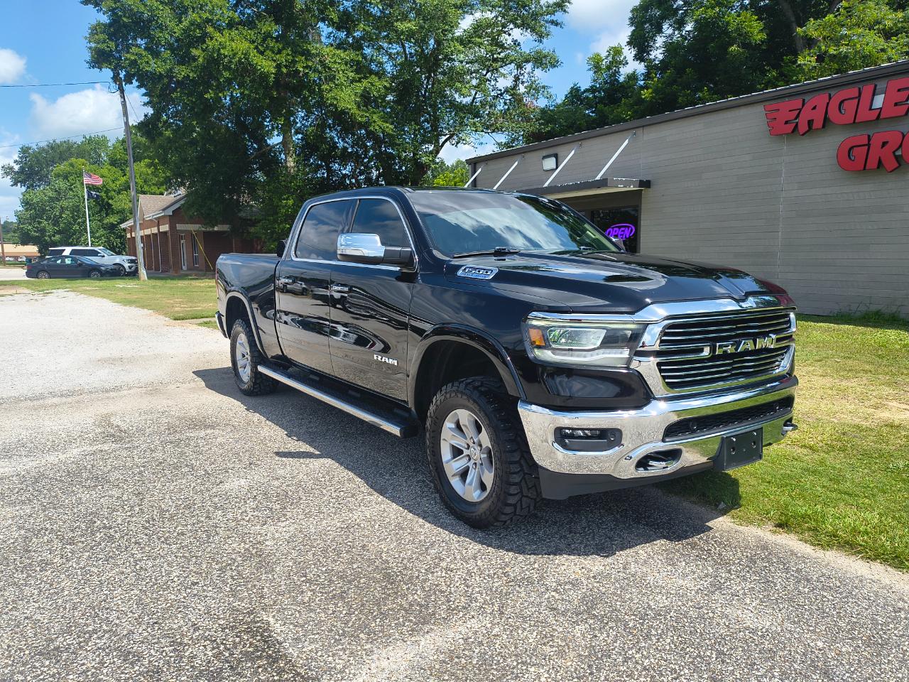 RAM 1500 Laramie 4x4 Crew Cab 6'4" Box 2021
