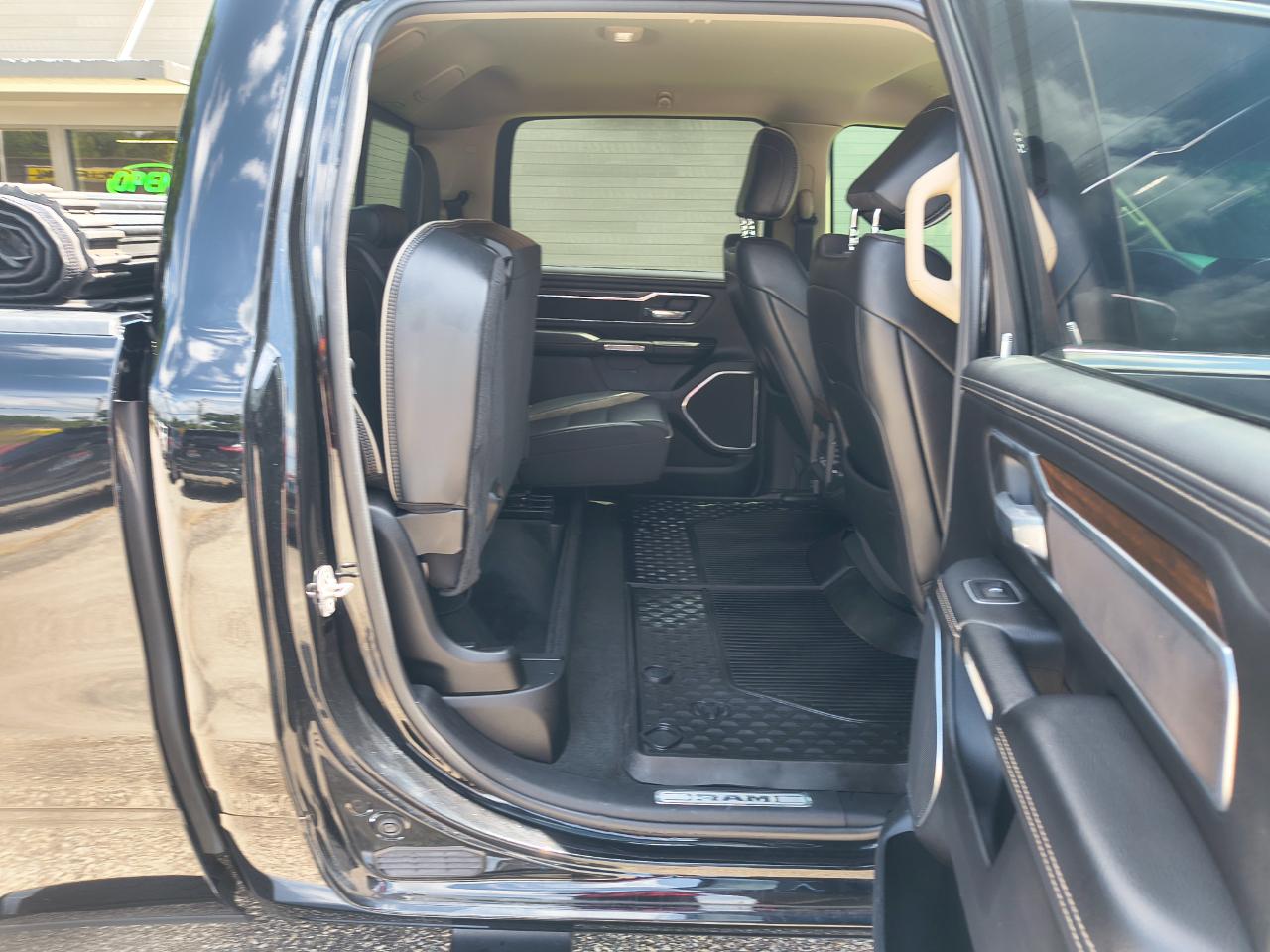 RAM 1500 Laramie 4x4 Crew Cab 6'4" Box 2021