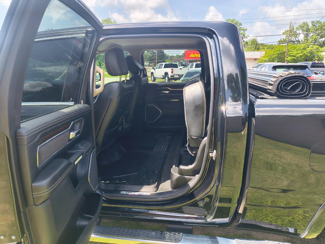 RAM 1500 Laramie 4x4 Crew Cab 6'4" Box 2021