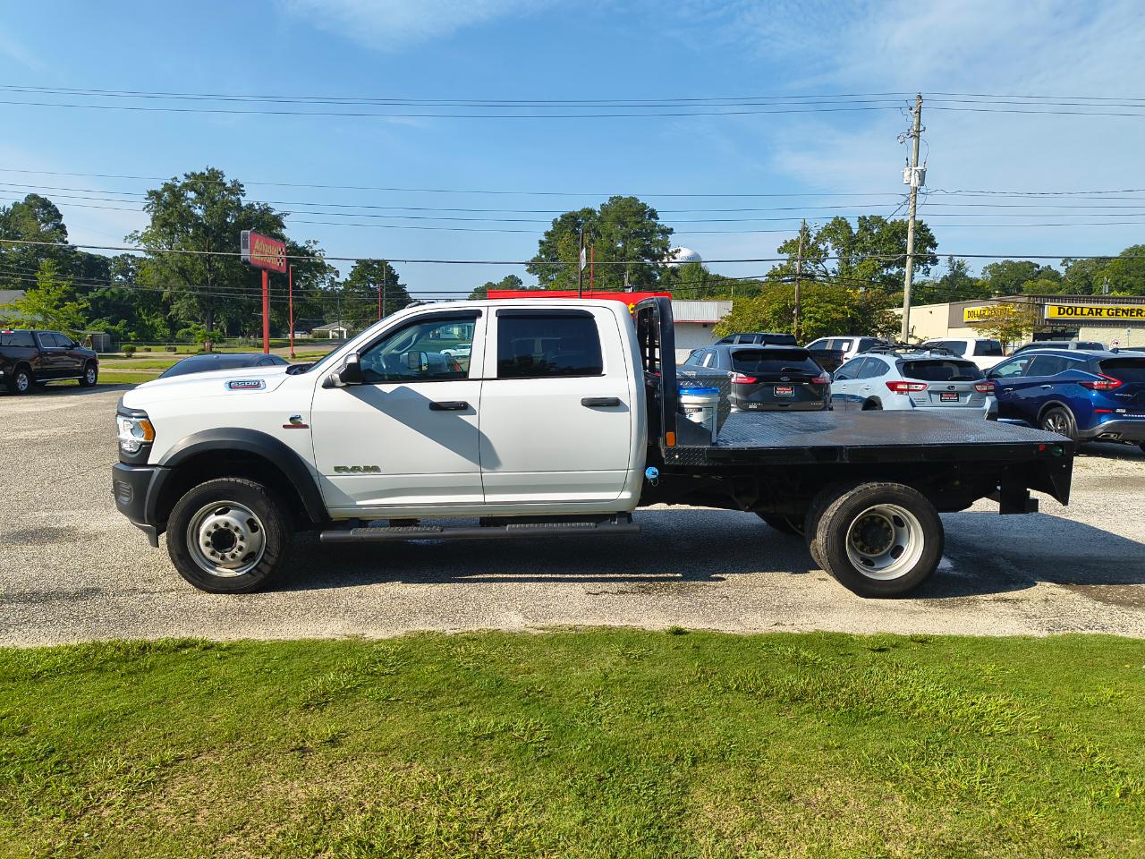 RAM 5500 Chassis Cab Tradesman 4x4 Crew Cab 60" CA 173.4" WB 2022