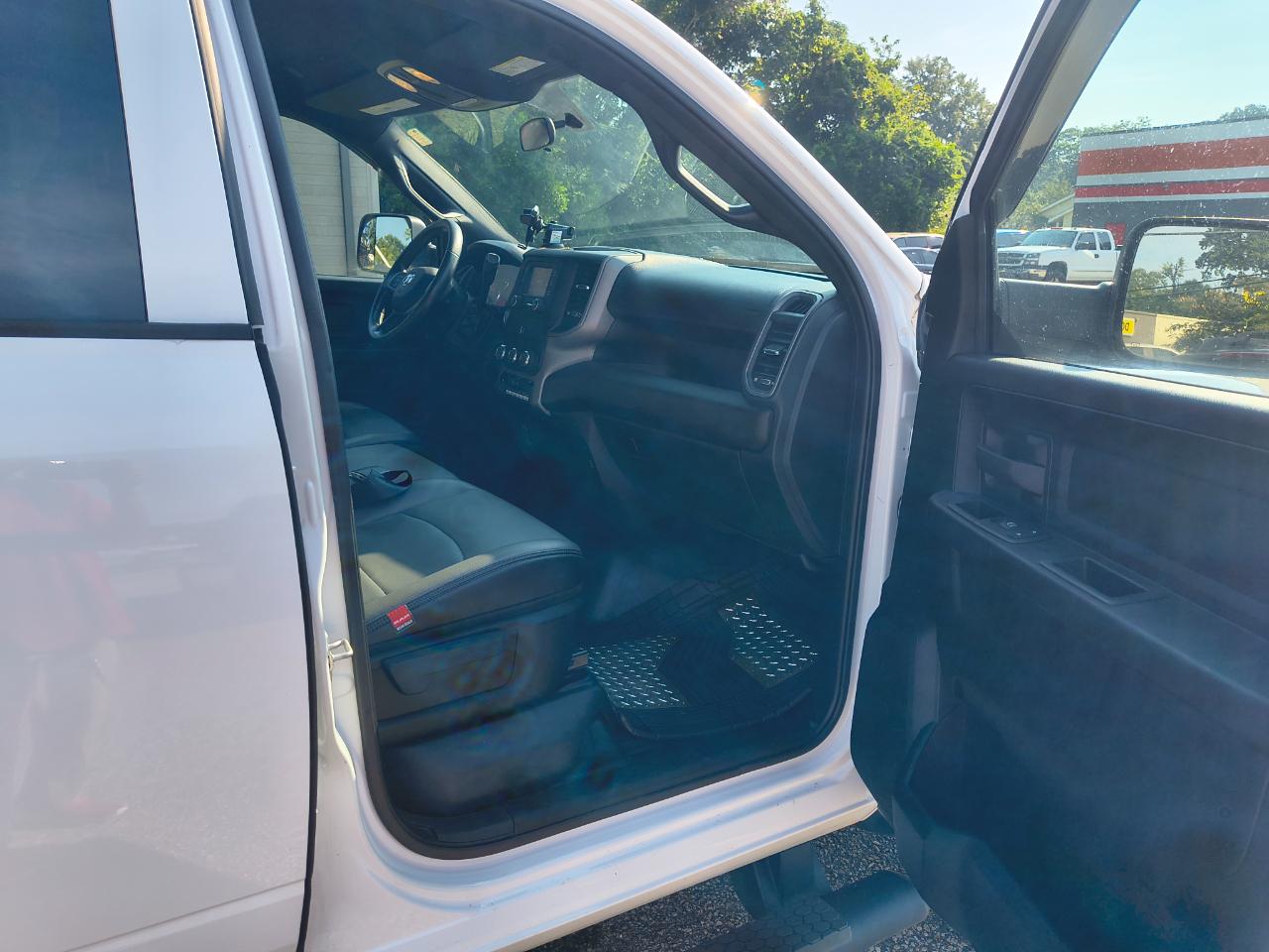 RAM 5500 Chassis Cab Tradesman 4x4 Crew Cab 60" CA 173.4" WB 2022