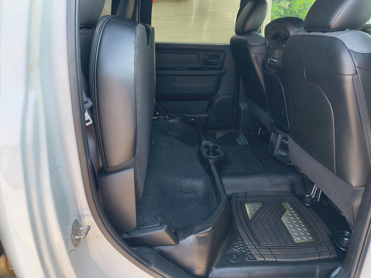 RAM 5500 Chassis Cab Tradesman 4x4 Crew Cab 60" CA 173.4" WB 2022