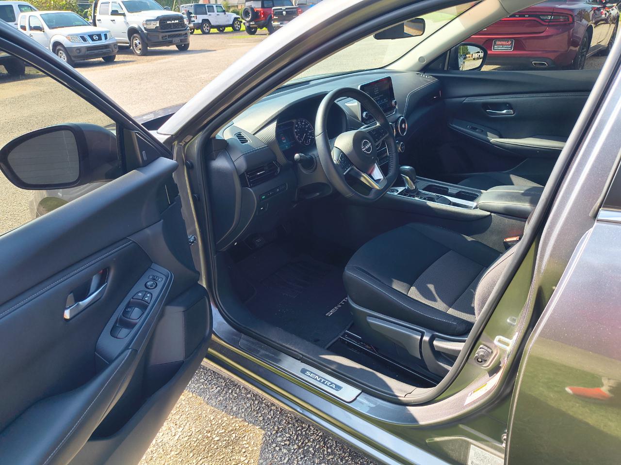 Nissan Sentra SV CVT 2025