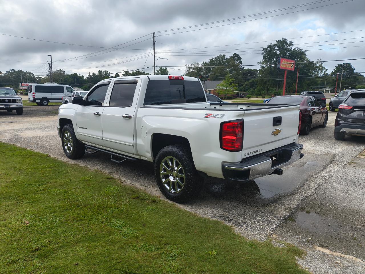 Chevrolet Silverado 1500 4WD Crew Cab 143.5" LT w/2LT 2015