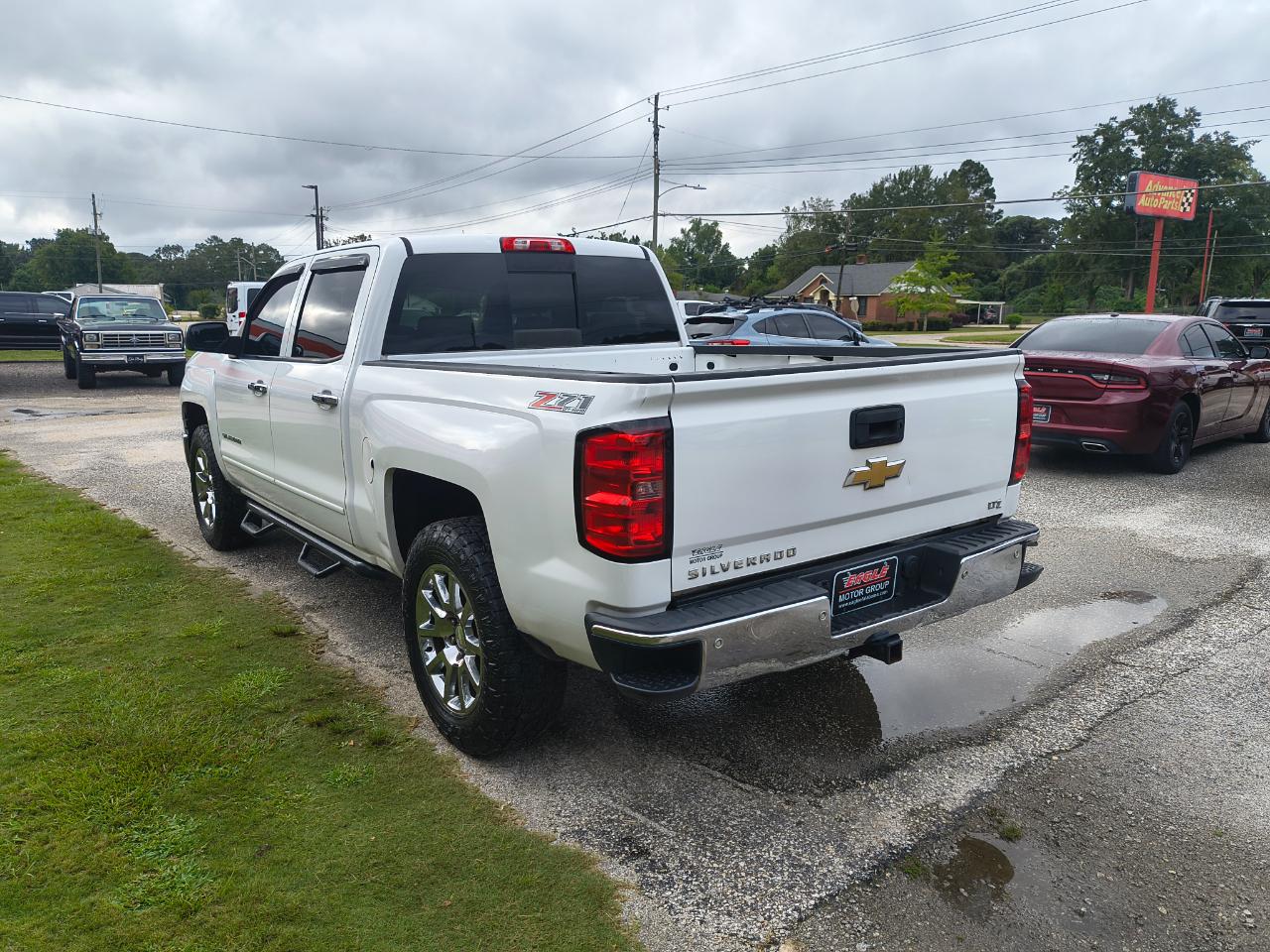 Chevrolet Silverado 1500 4WD Crew Cab 143.5" LT w/2LT 2015