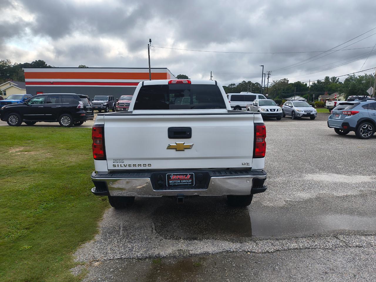 Chevrolet Silverado 1500 4WD Crew Cab 143.5" LT w/2LT 2015
