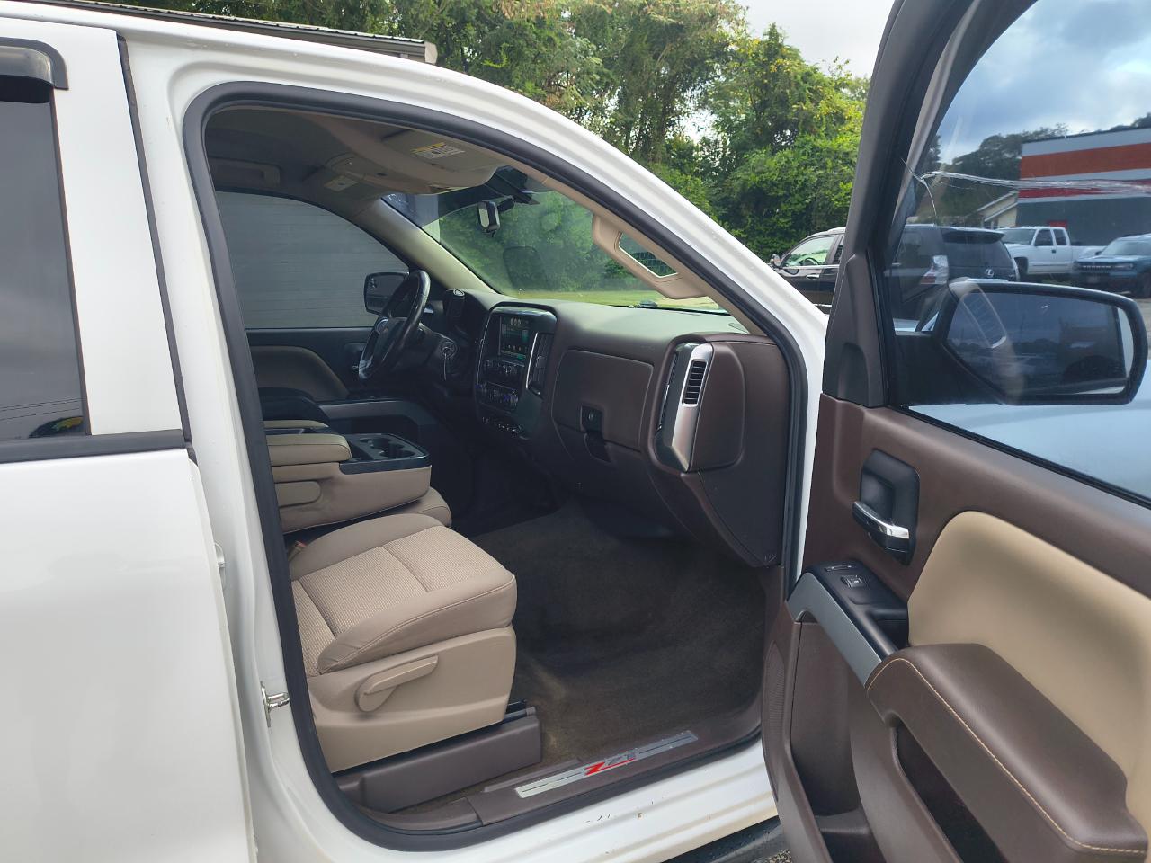 Chevrolet Silverado 1500 4WD Crew Cab 143.5" LT w/2LT 2015